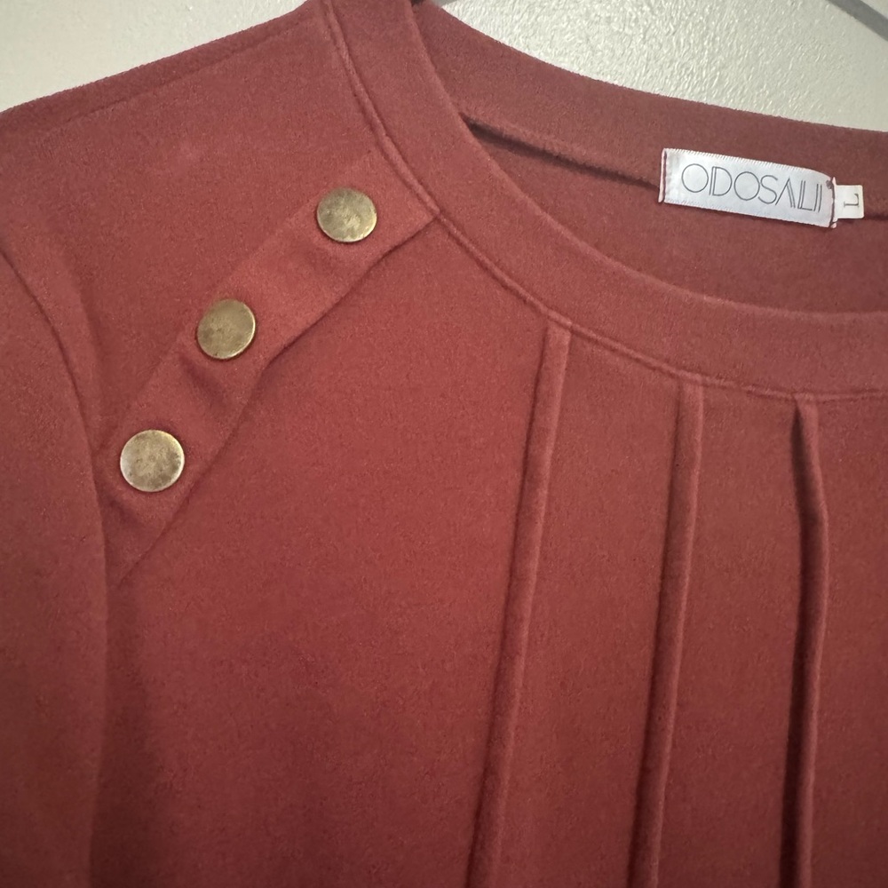 Women's Button-Detail Top - Rust - Picture 2 of 4